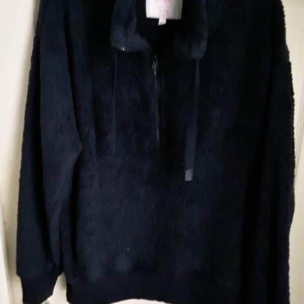 Nice cozy Sherpa sweater size XL from members mark